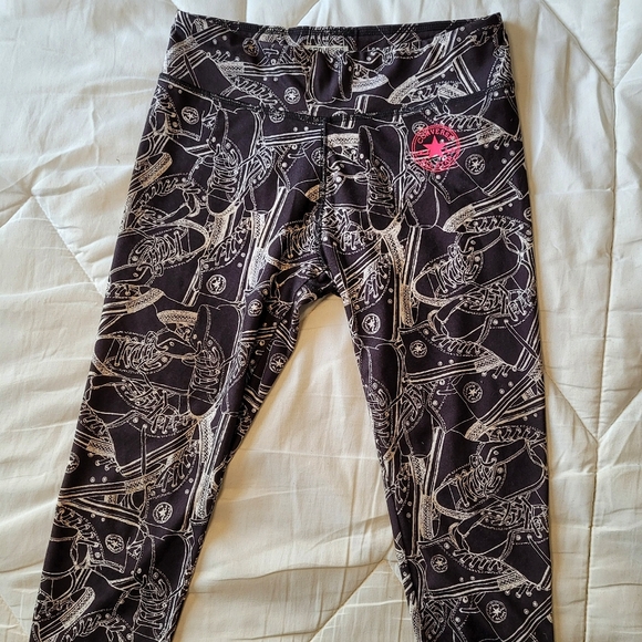🖤Converse Capri Leggings- Blk/Wht Chuck Taylor pattern, Hot pink Logo💗 *Large* - Picture 3 of 15